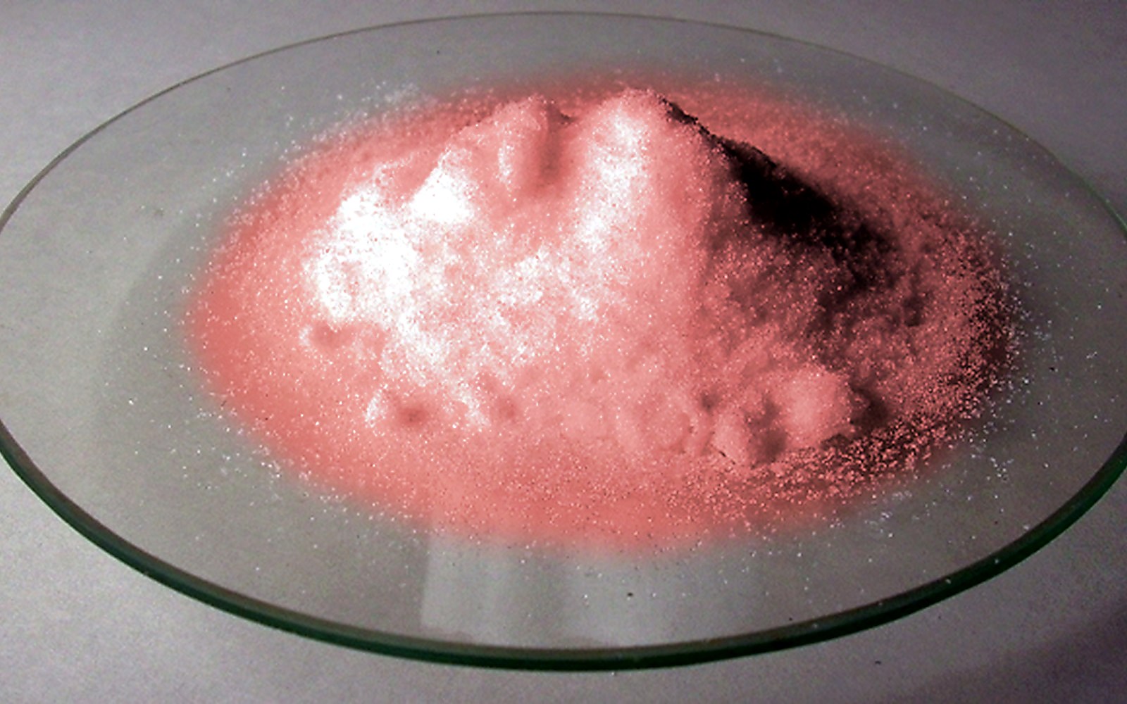 Apariencia referencial del fertilizante KSC Rojo en polvo